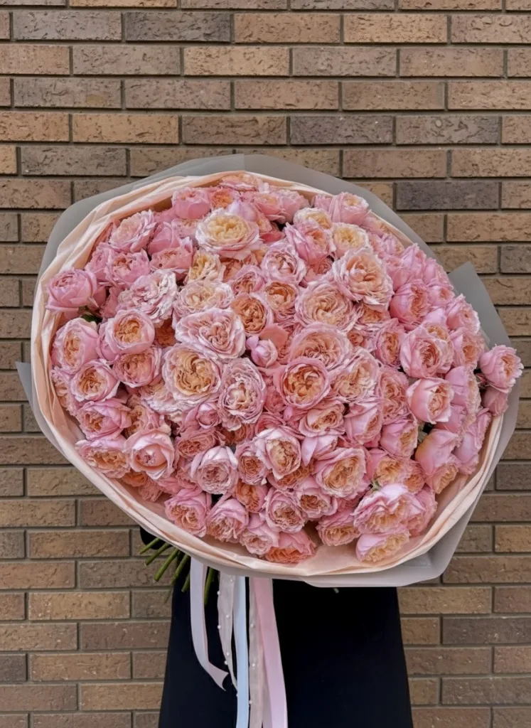 Монобукет з півонієподібних троянд «Julietta» — folia.flowers, квіти у Варшаві