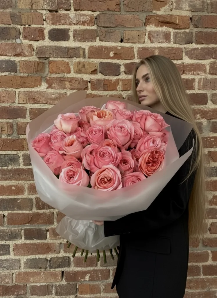 Монобукет з троянд «Pink Expression» — folia.flowers, квіти у Варшаві