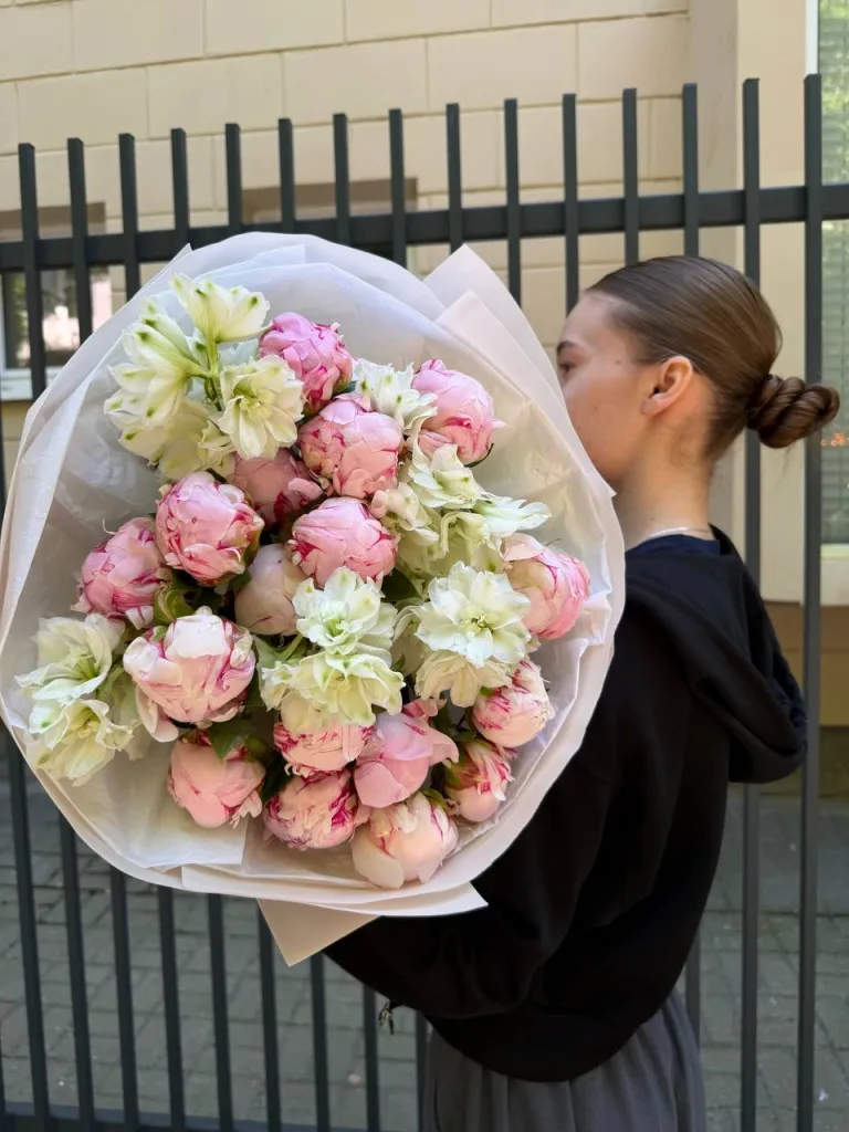 Peony Symphony — folia.flowers, florist in Warsaw