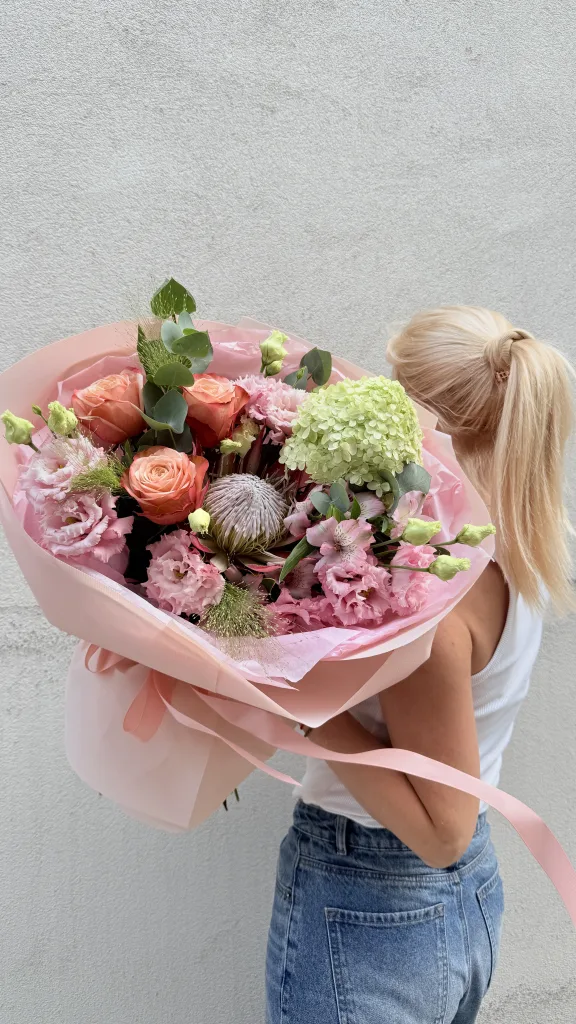 Alicja w Krainie Czarów — folia.flowers, kwiaciarnia Warszawa