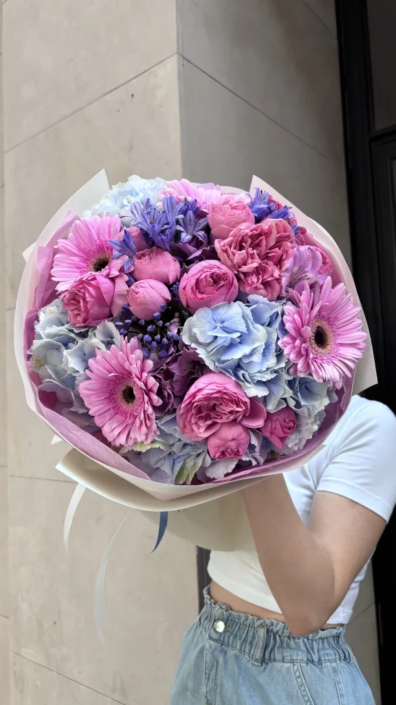 Bukiet „Azure Romance” — folia.flowers, kwiaciarnia Warszawa