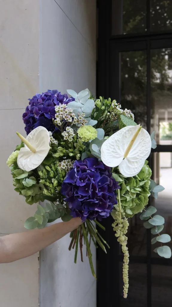 Azure Harmony — folia.flowers, kwiaciarnia Warszawa