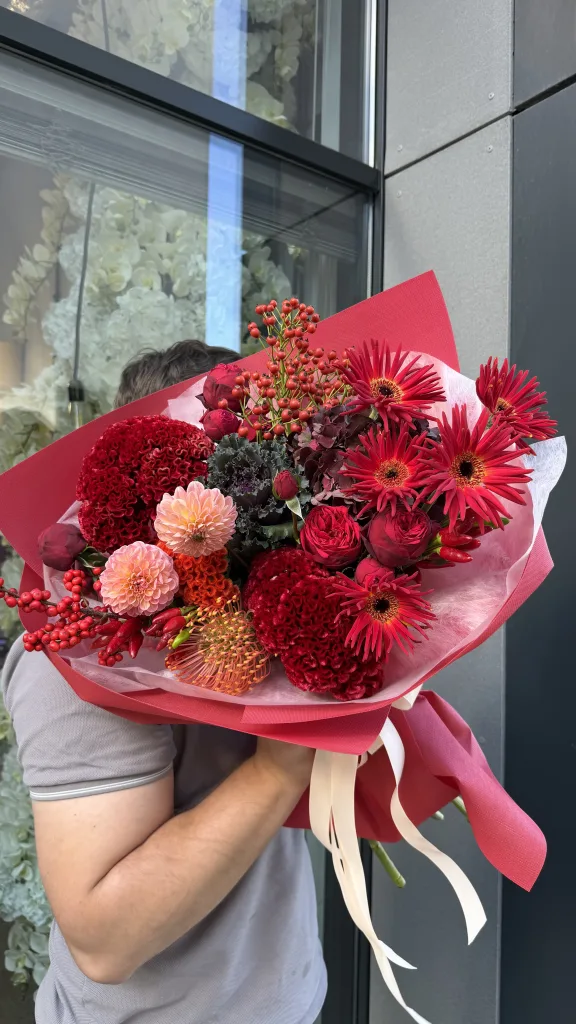 Czerwony karnawał — folia.flowers, kwiaciarnia Warszawa
