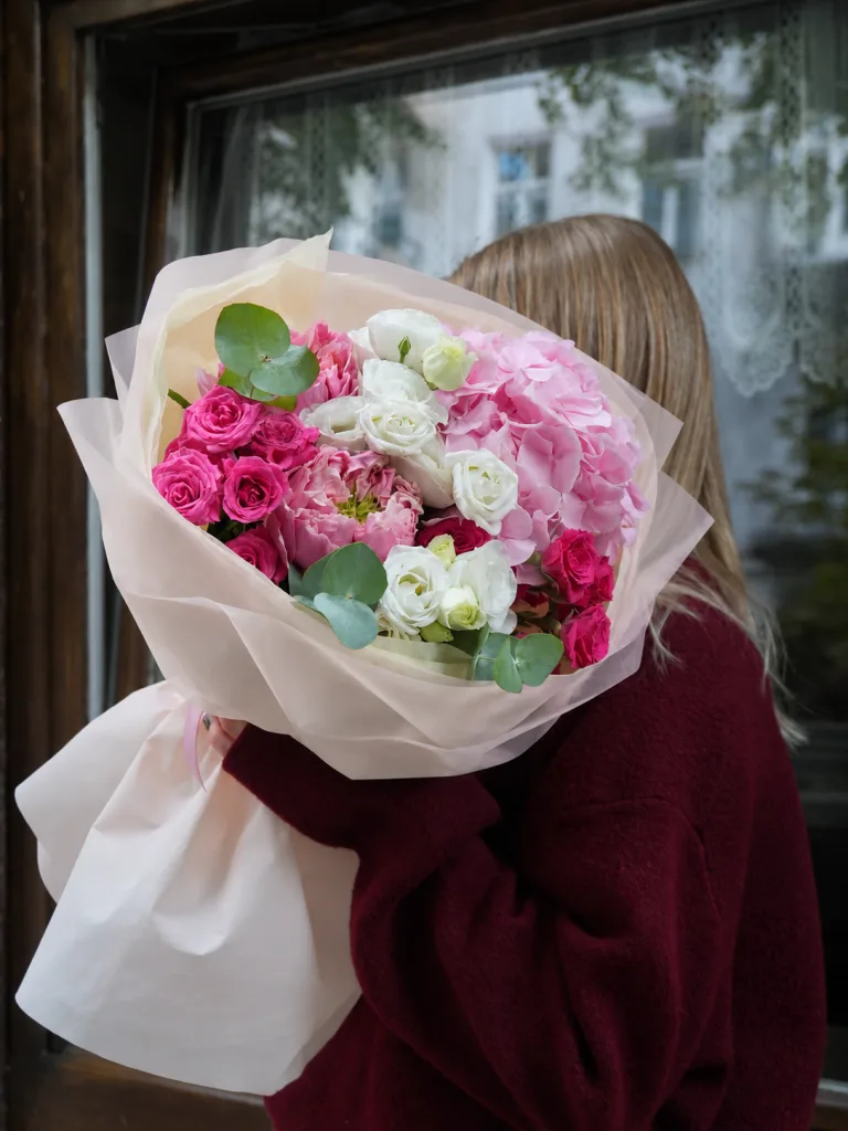 Рожева кокетка — folia.flowers, квіти у Варшаві