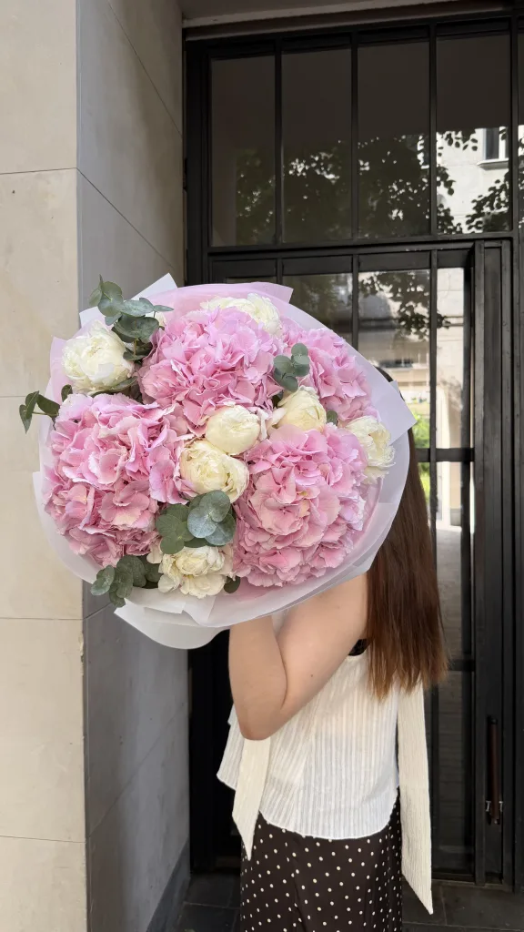 Różany Świt — folia.flowers, kwiaciarnia Warszawa