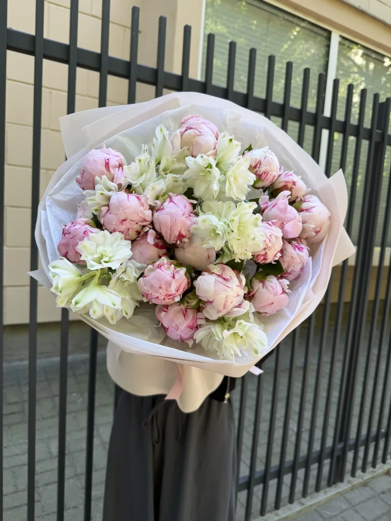 Sinfonía de Peonías — folia.flowers, floristería en Varsovia