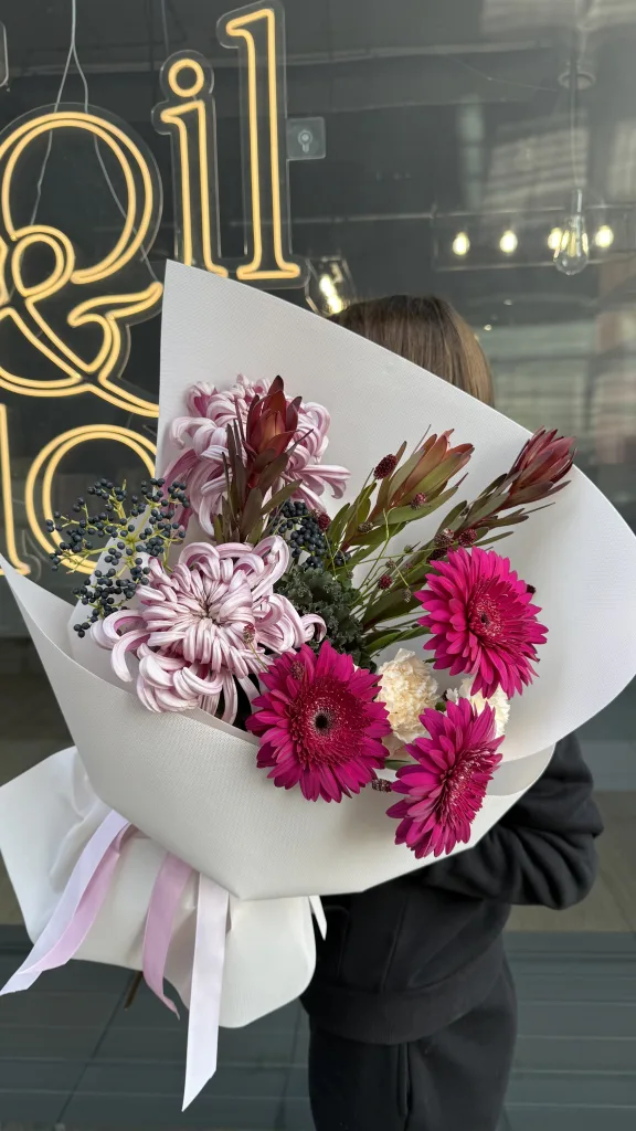 Malinowa Fantazja — folia.flowers, kwiaciarnia Warszawa