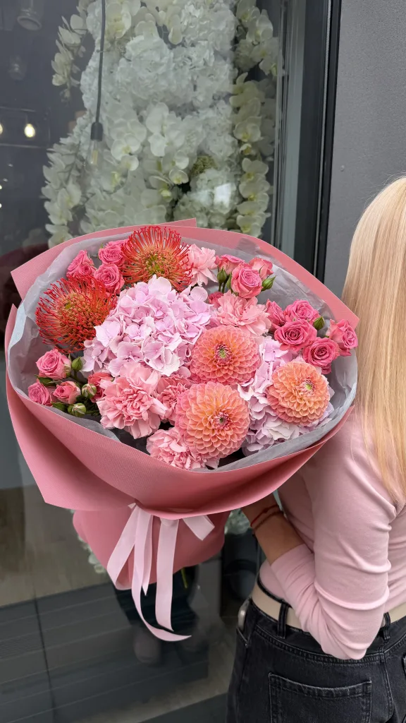 Coral Blush — folia.flowers, florist in Warsaw